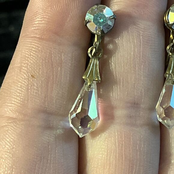 Vintage Goldtone Teardrop Faceted AB Crystal Drop Dangle Screw Back Earrings - Picture 2 of 6